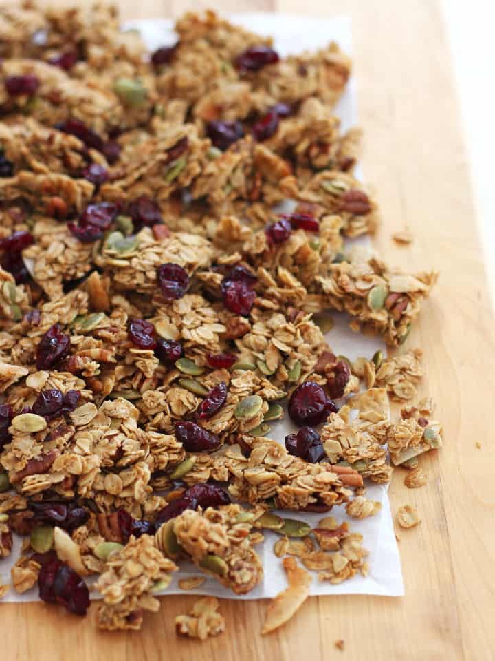 Pile of clumpy granola clusters.