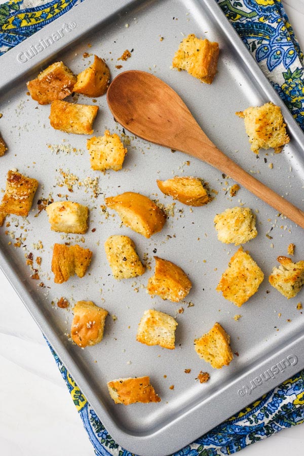 https://toasterovenlove.com/wp-content/uploads/Toaster-Oven-Baked-Croutons-6.jpg