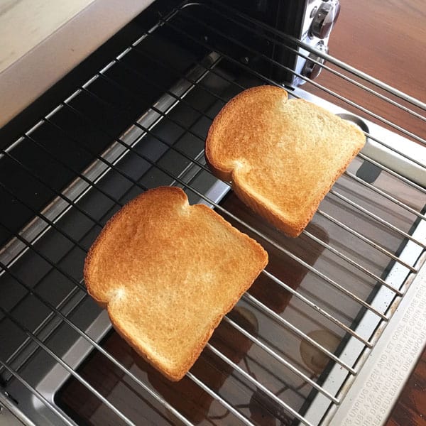 How to Toast Bread in an Oven